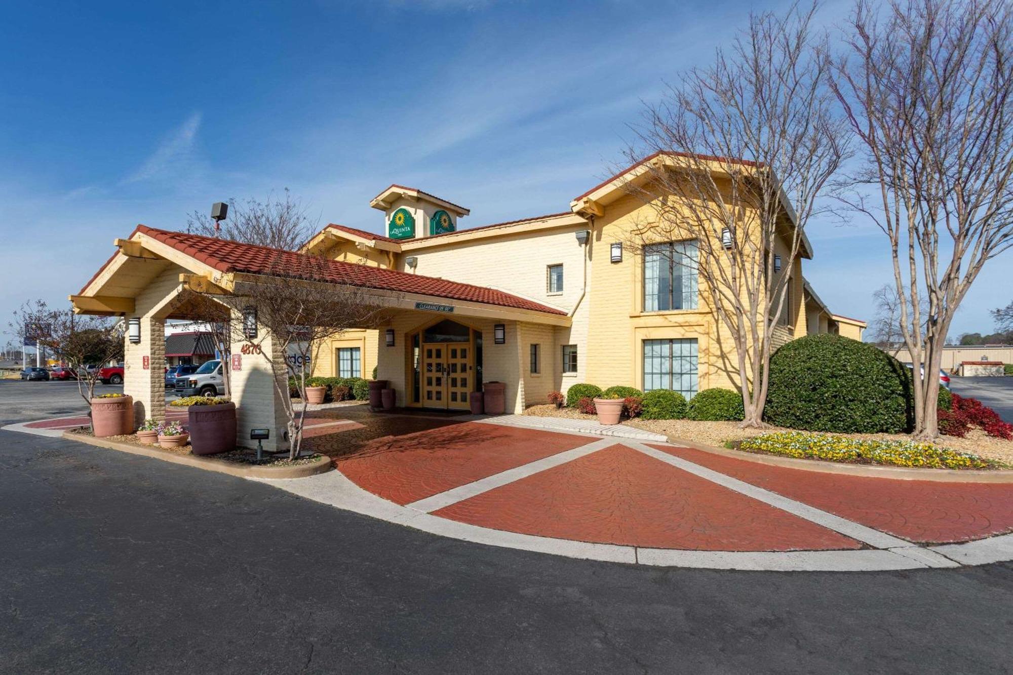 La Quinta Inn By Wyndham Huntsville Research Park Exterior foto