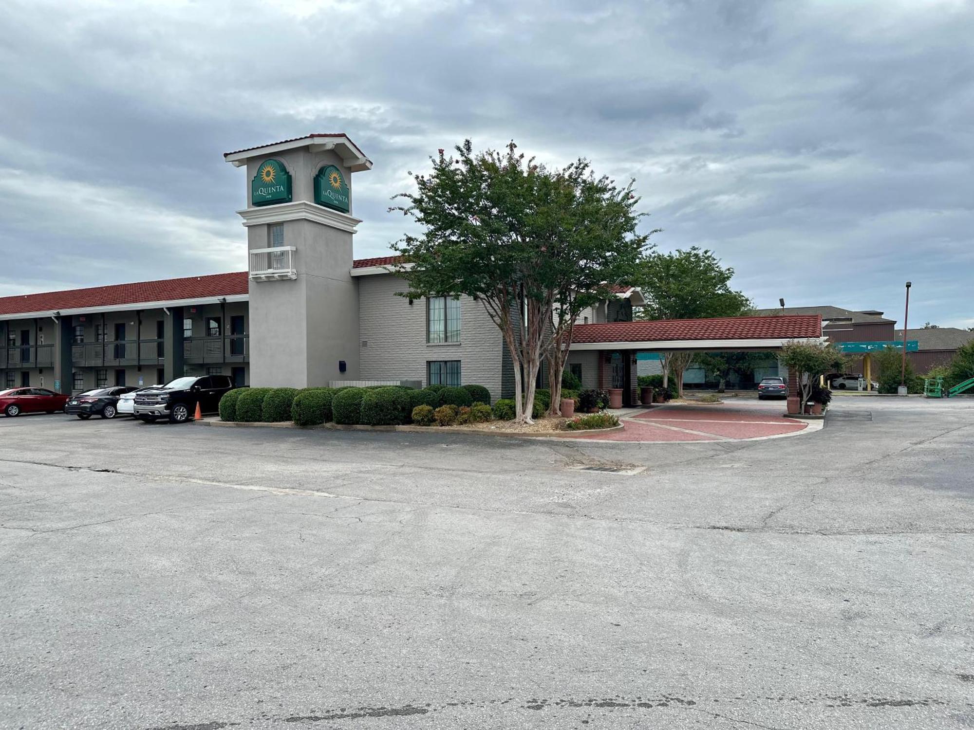 La Quinta Inn By Wyndham Huntsville Research Park Exterior foto